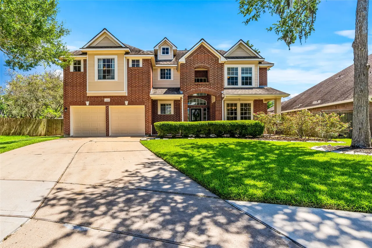 Sugar Land, TX 77479 | 3 beds| 2.5 baths| $445,000